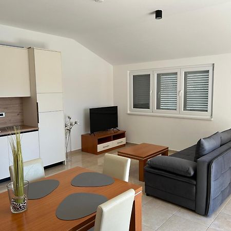 Apartments L&D Biograd Na Moru Exterior foto