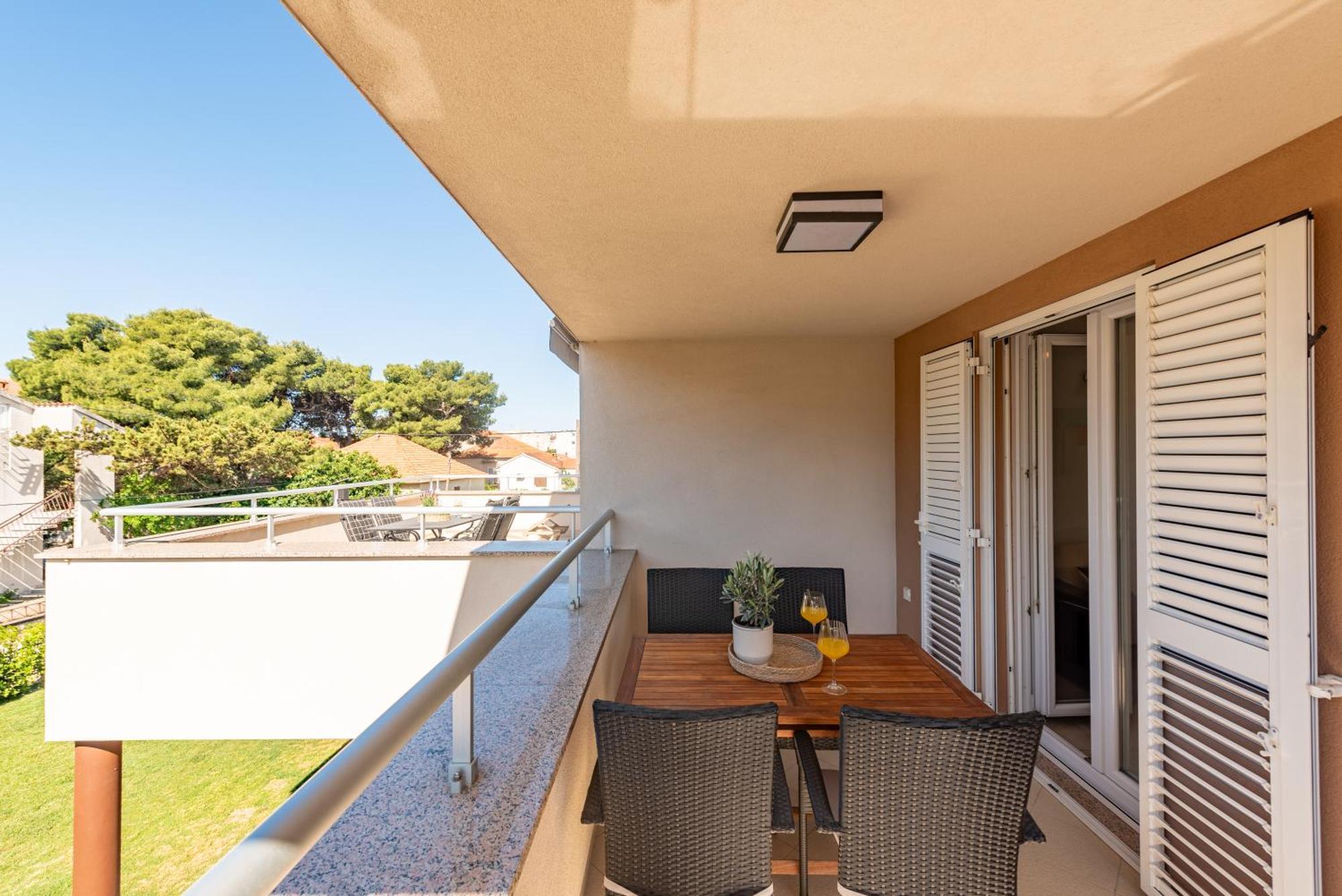 Apartments L&D Biograd Na Moru Exterior foto