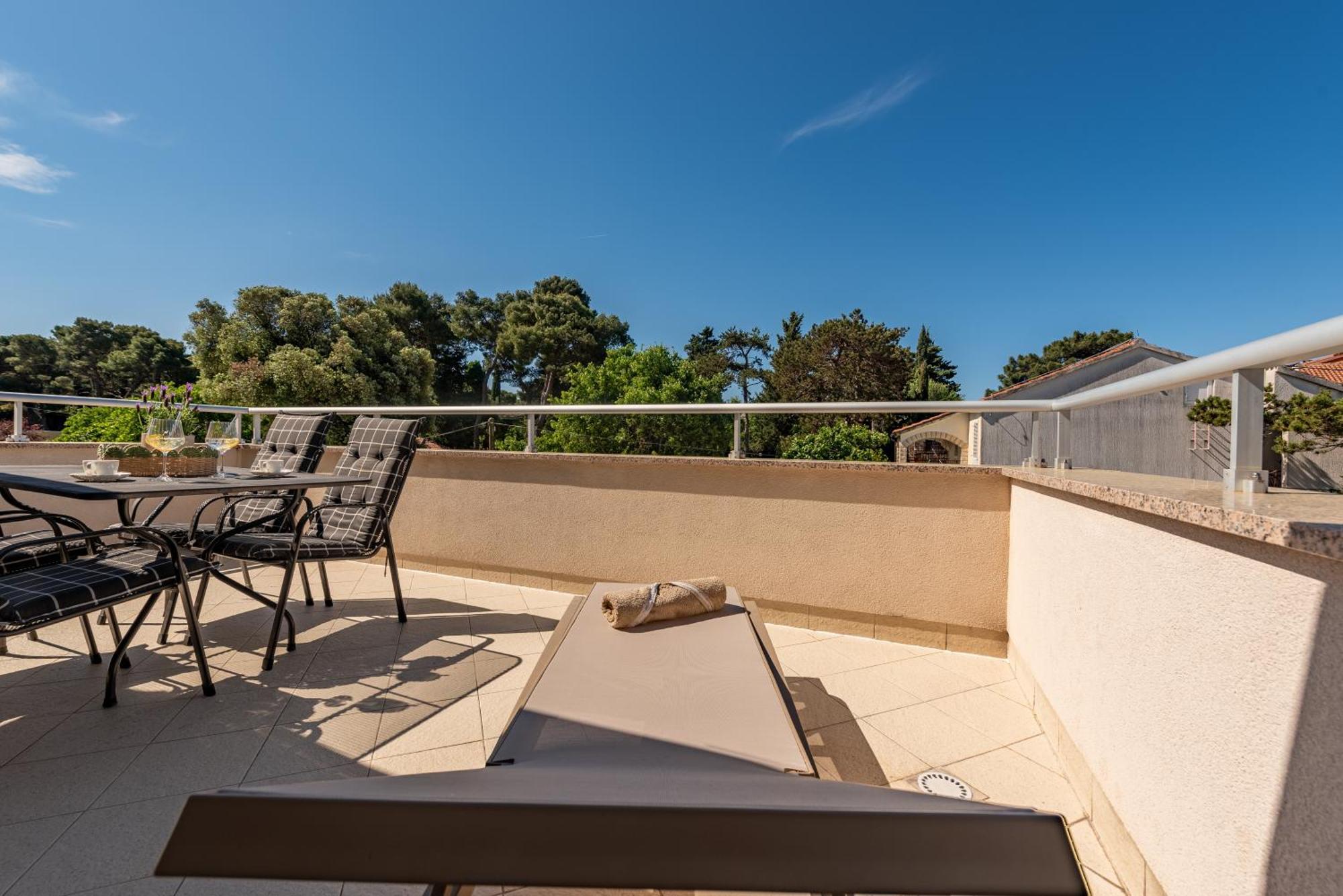 Apartments L&D Biograd Na Moru Exterior foto