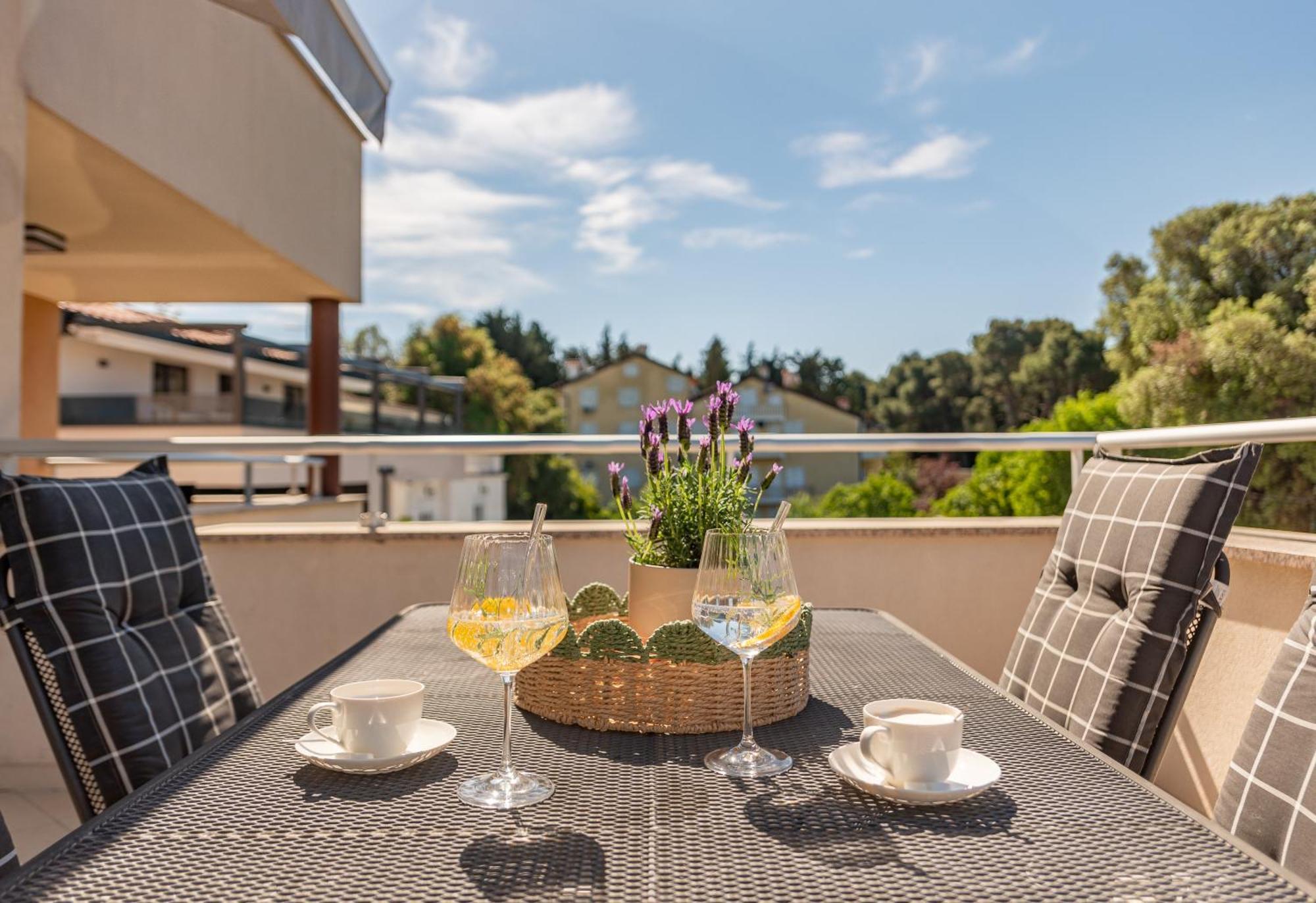 Apartments L&D Biograd Na Moru Exterior foto