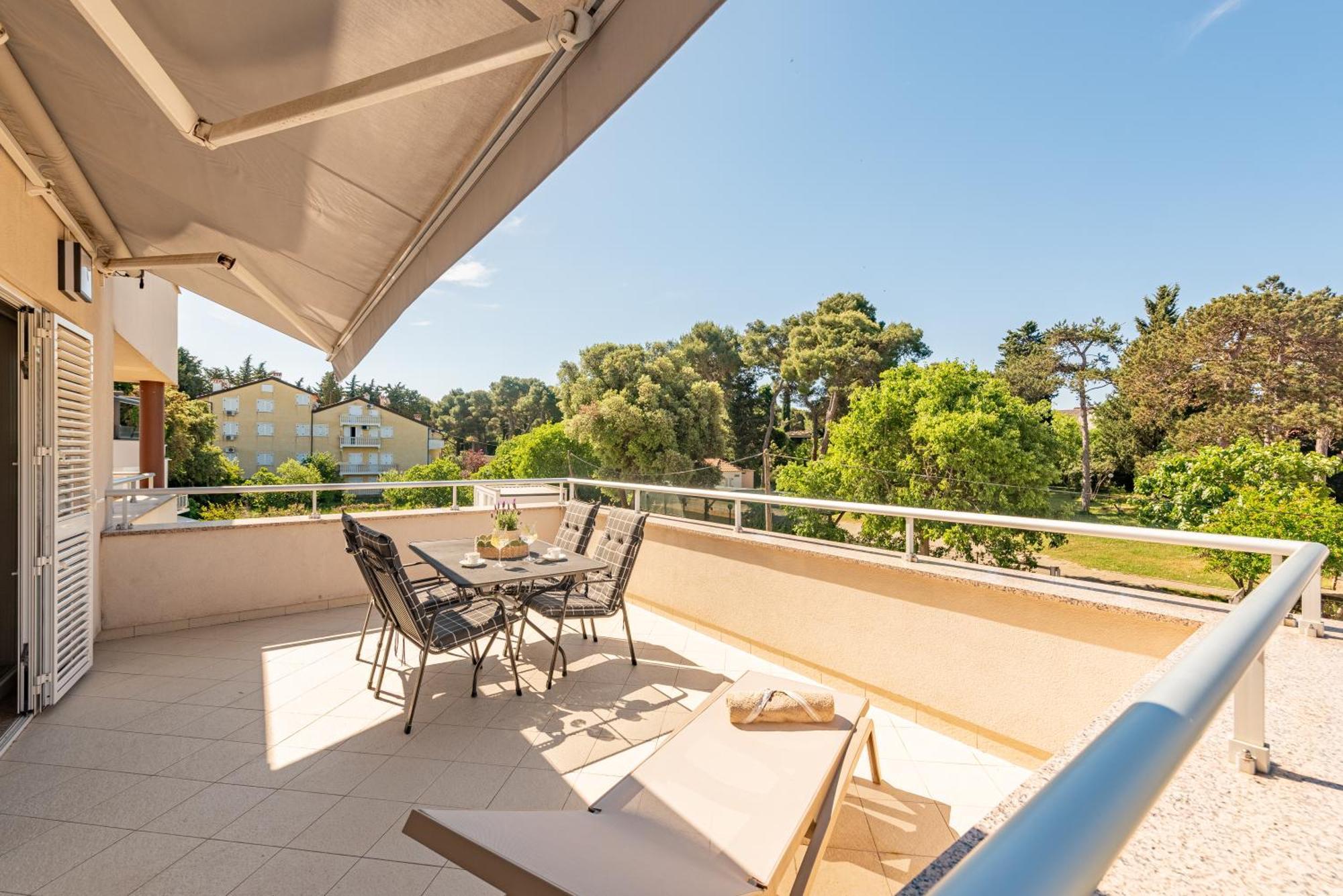 Apartments L&D Biograd Na Moru Exterior foto